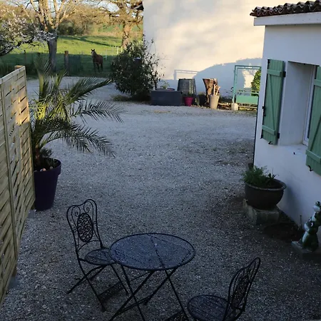 Le Domaine Nature Tatil Evi Saint-Germain-de-Lusignan